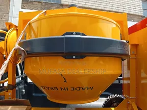Menegotti 400L Concrete Mixer Mpya - Inaendeshwa na Dizeli