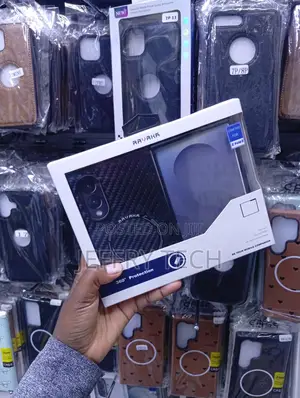 Kesi ya Sumaku ya Samsung Galaxy Z Fold 8 - Sanduku Nyeupe