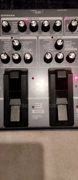 Boss ME-80 Guitar Multi-Effects Processor ya Sakafuni