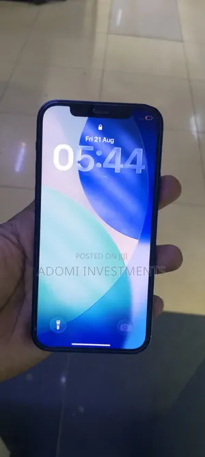 Apple iPhone 12 64GB Nyeusi