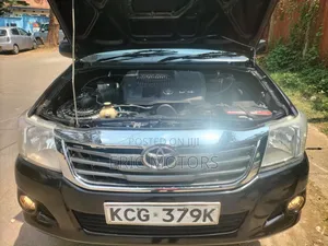 Toyota Hilux Double Cab 2011