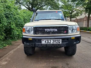 Toyota Land Cruiser 79 Series 2002 Beige Pickup