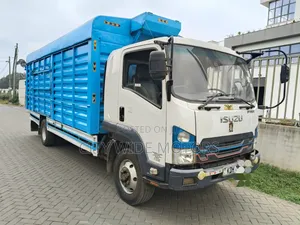Isuzu FRR 90 Covered Body Truck - 2022