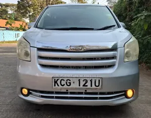 Toyota Noah 2009 Nyeusi