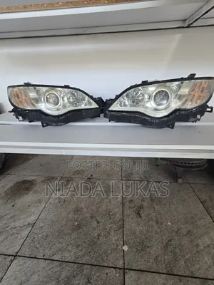 Subaru Outback BP9 Xenon Headlights (Zilizotumika)
