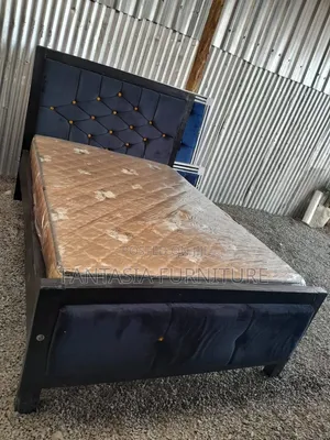 Kitanda cha Mockett 4x6 Rangi ya Bluu