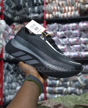 Adidas Hyperboost Edge Sneakers Nyeusi