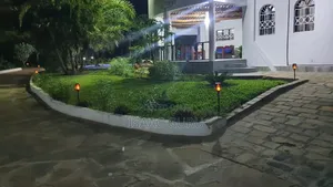 Nyumba ya Airbnb ya Kifahari ya Vyumba 5 Nyali