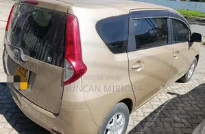 Toyota Passo Sette 2008 Dhahabu