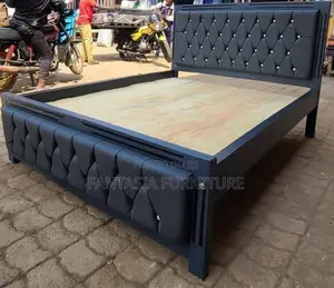 Kitanda Kipya Nyeusi cha Crystal-Tufted 5x6