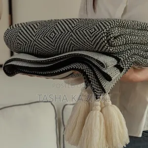 Nzuri Bohemian Knitted Throw - Mpya Kabisa