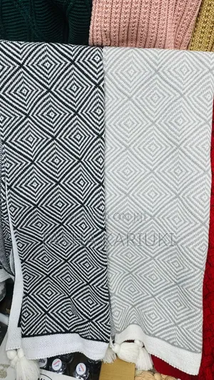 Blanketi la Nordic lenye Vitambaa vya Tassel - Jipya Kabisa