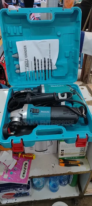 Makita Angle Grinder na Drill Combo Kit
