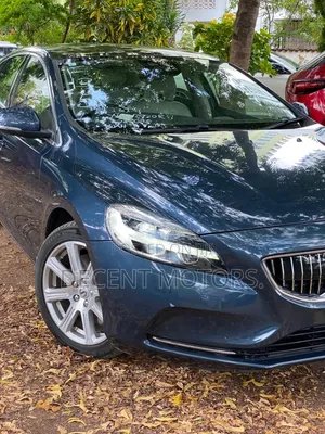 Volvo V40 T3 2019 Dark Blue