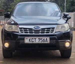Subaru Forester 2012 Nyeusi