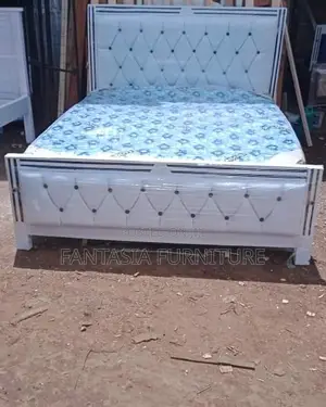 Kitanda cha Mocket Nyeupe cha Tufted 5x6