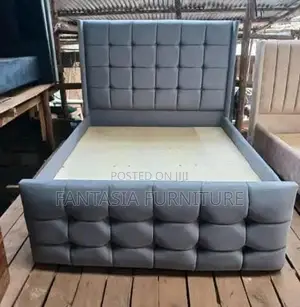 Kitanda cha Chester cha Executive Grey Chenye Rangi 5x6