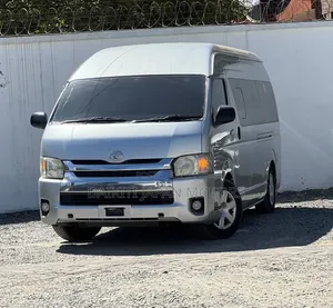 Toyota HiAce 2019 Commuter High Roof