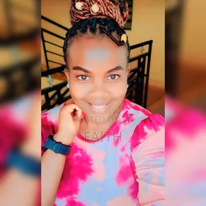 Mtaalamu wa Utawala, Masoko, Operesheni, Huduma kwa Wateja mwenye Uzoefu