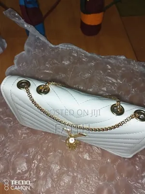 Mkoba wa Mabega wa Valentino Nyeupe