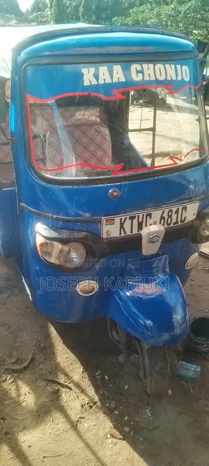 Piaggio 2023 Red