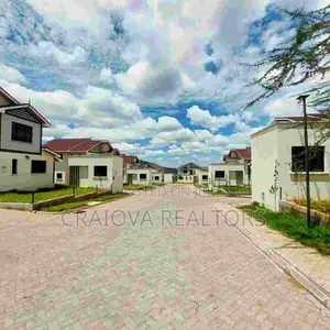 Nyumba ya Kisasa ya Vyumba 4 Junction Inauzwa