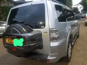 Mitsubishi Pajero V90 3.2 DI-D GLS/GLX 2015 Nyeupe