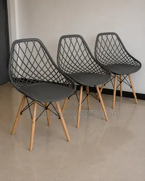 Modern Black Mesh Dining Chairs with Wooden Legs (Set of 4)