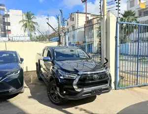 Toyota Hilux Double Cabin 2020 2400cc Diesel