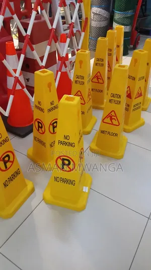 Alama ya Sakafu Iliyo na Maji Inayoonekana Sana
