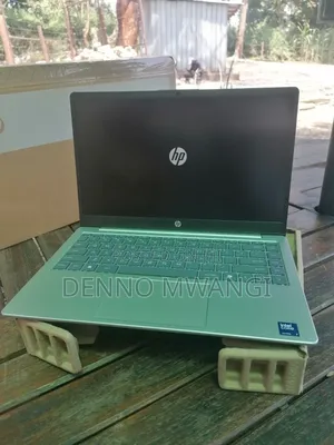 Laptop Mpya HP 14S: Intel Core Ultra 7, 8GB RAM, 512GB SSD