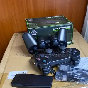 M8 Retro Gaming Console yenye Wireless Controllers za 2.4GHz