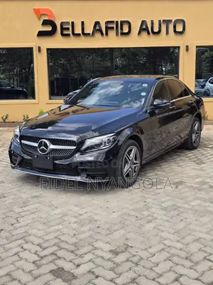 Mercedes-Benz C200 2019 Nyeusi