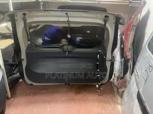 Boot ya Nissan X-Trail NT32