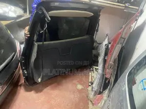 Boot ya Nissan Wingroad Y12