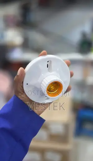 Spy Camera kwenye Base ya Bulb ya Mwanga 1080P HD Wireless