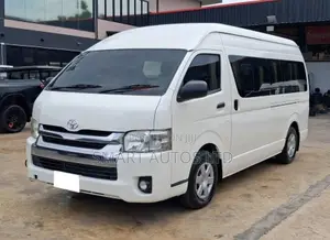Toyota HiAce Commuter 2019