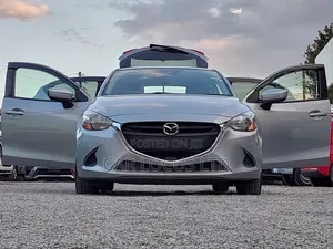 Mazda Demio 2019 Nyeupe