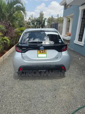 Toyota Yaris 1.5 Sedan XLE 2020 Nyeupe
