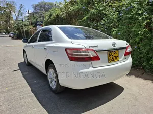 Toyota Premio 2010 Nyeupe