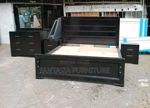 Kitanda Nyeusi cha Mbao 5x6 chenye Dresser & Nightstand
