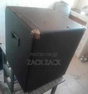 JBL Powered Bass Speaker na Mackie Mixer Iliyotumika