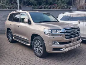 Toyota Land Cruiser 4.6 V8 ZX 2019 Dhahabu