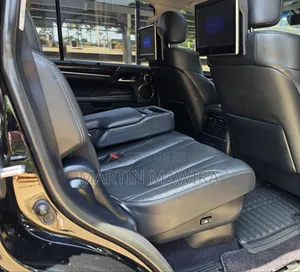 Lexus LX 570 2016 Nyeusi