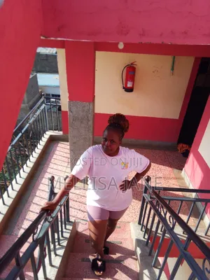 Mtafuta Kazi ya Muda: Mwalimu wa Maths, Mhudumu Duka, Waitress, Baby Sitter