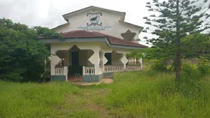 Kiwanja na Jengo la Shule kwa Uuzaji Mtwapa