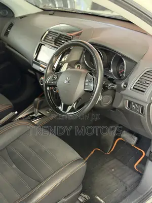 Mitsubishi RVR 2018 Nyeupe