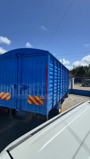 Isuzu FRR Canter Lorry - Long Chassis