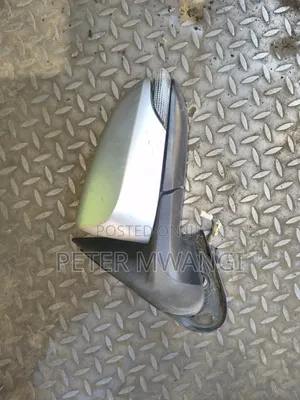 Kioo cha Pembeni cha Toyota Spade (Kimetumika)
