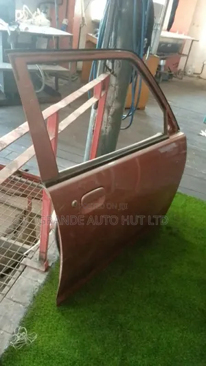 Mlango wa Suzuki Alto wa Mbele Kulia